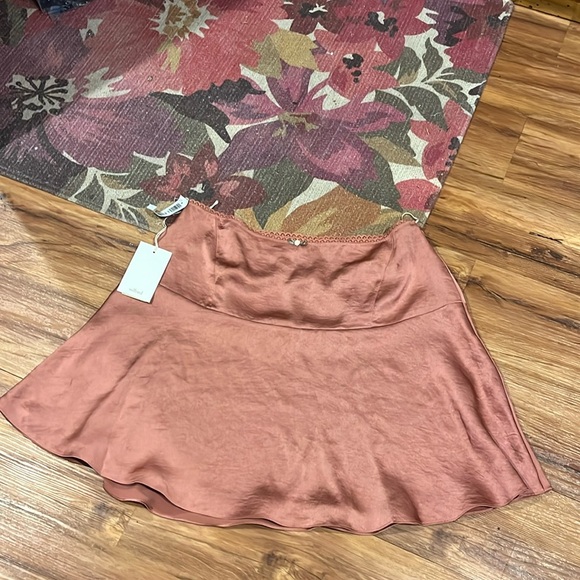 ARITZIA  - WILFRED SATIN MINI SKIRT - Picture 1 of 3